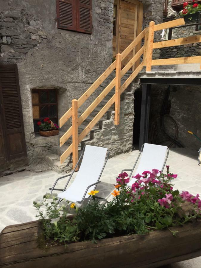 La Maison Du Pont Mont Blanc La Salle Exterior foto